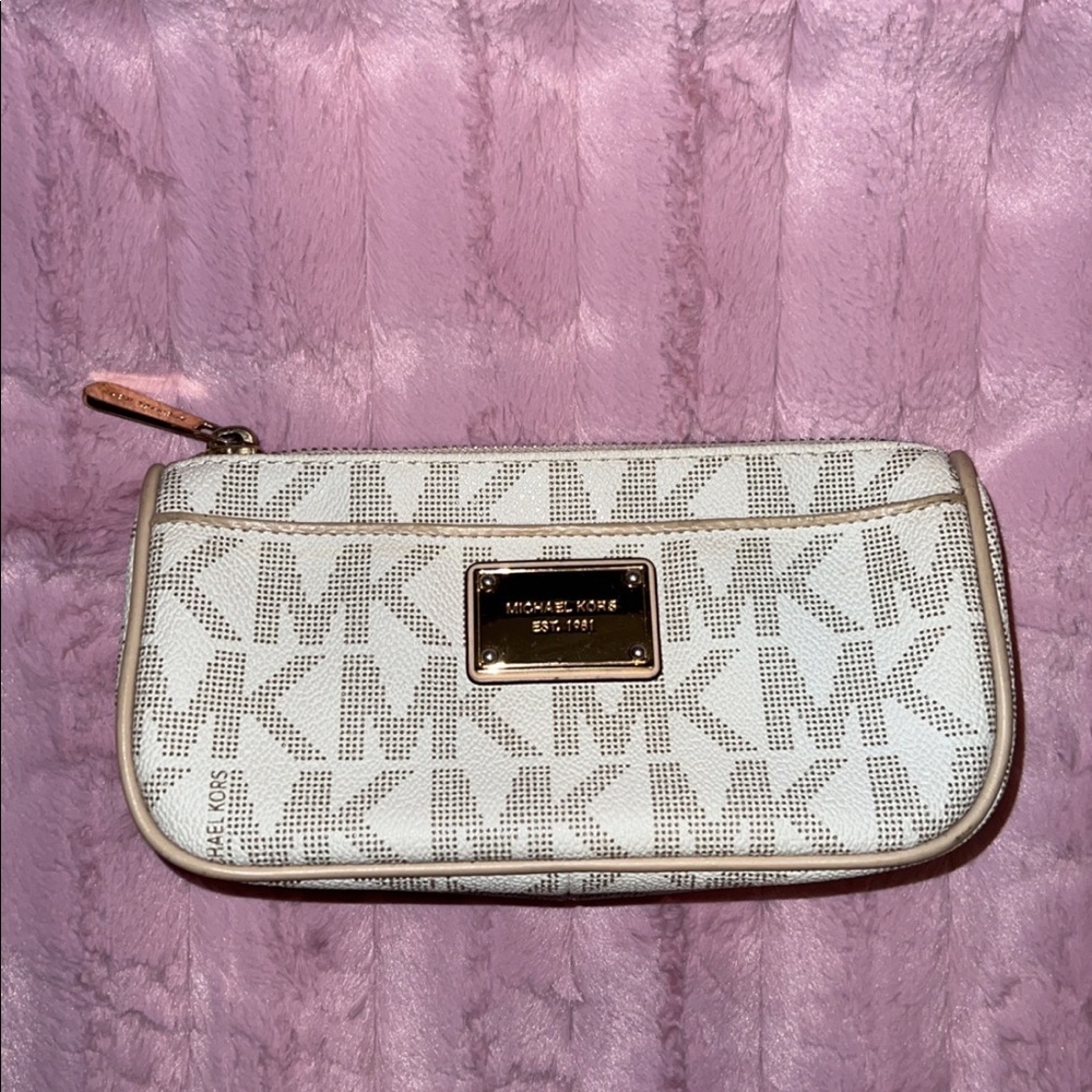 Michael Kors pouch